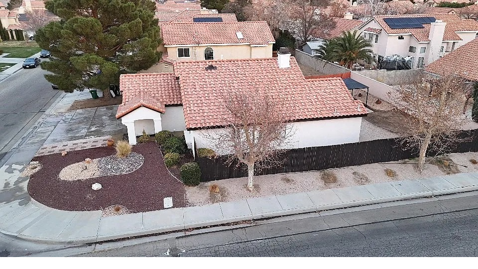 1800 E Newgrove St #NA - Photo 2 of 35