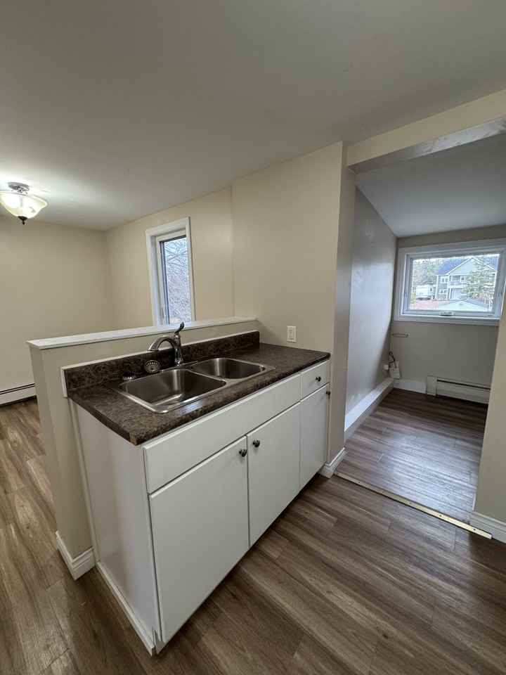 2520 2516-2520 Amirault Street - 2520 #2520 - Photo 3 of 24