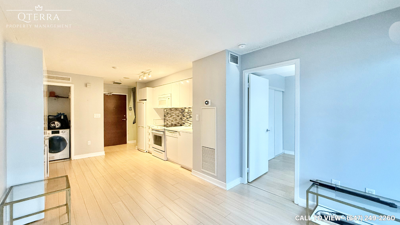 802-10 Capreol Ct, Toronto, Ontario M5V 4B3 - Photo 3 of 9