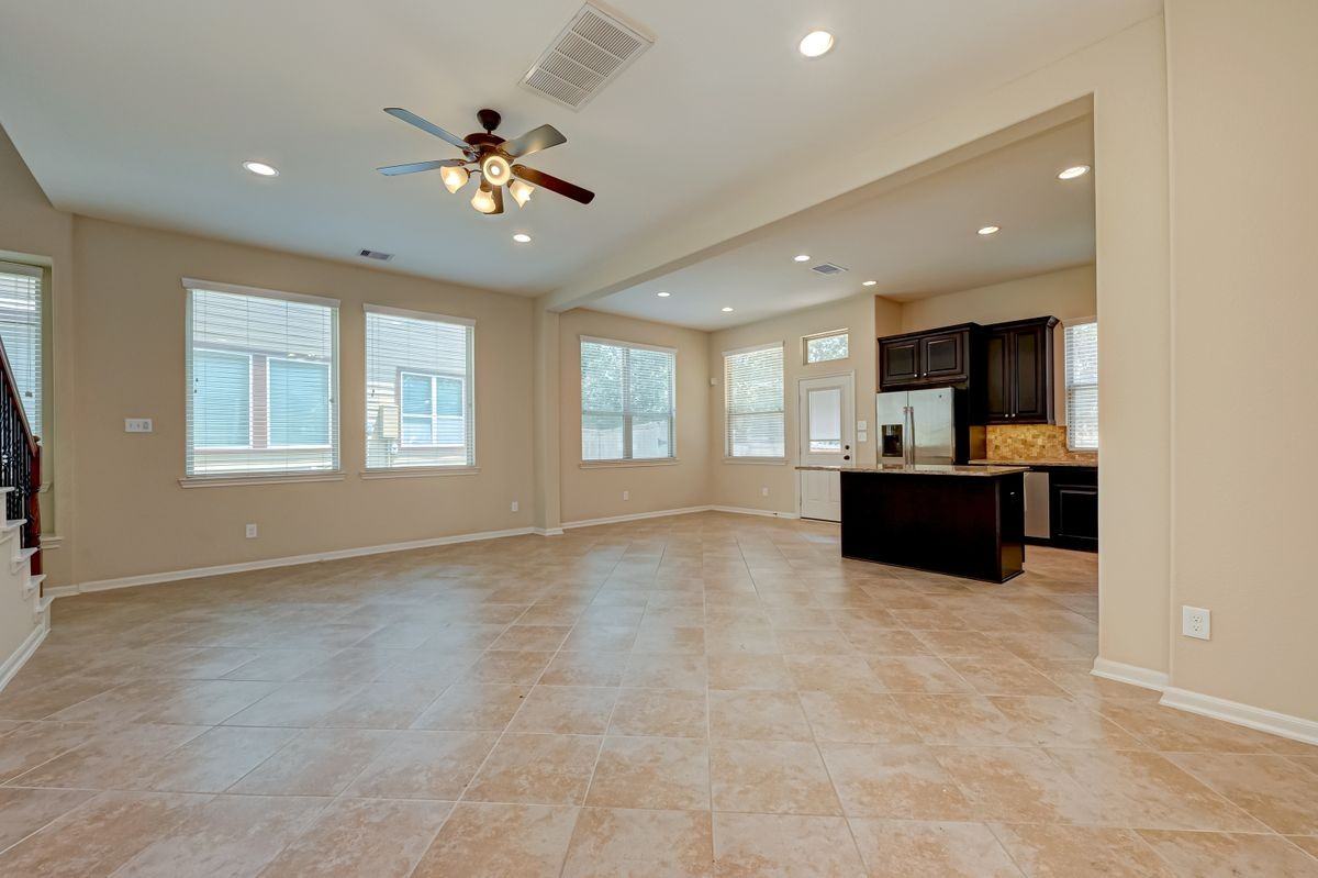 142 Cheswood Forest Dr - Photo 3 of 4