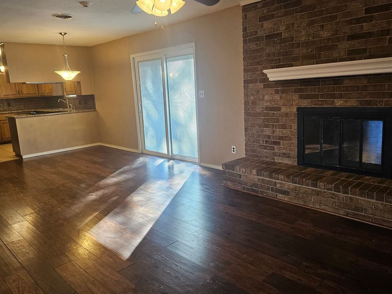 306 Elfen Glen St - Photo 6 of 26