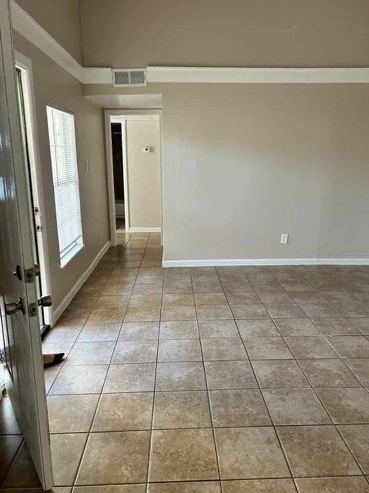 Crossway Apartments - Photo 6 of 45