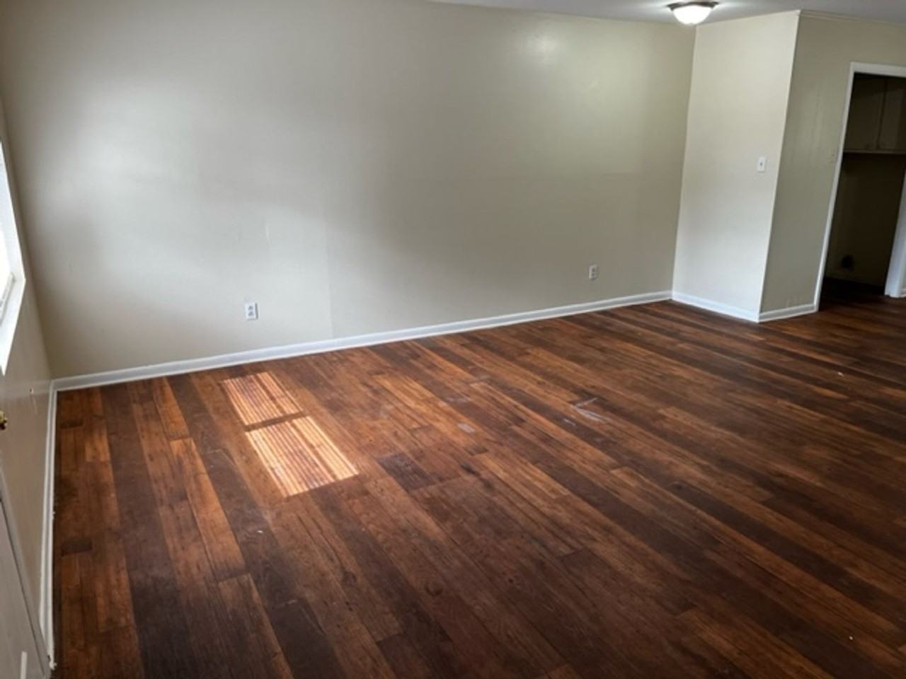 104 Lankford Cir - Photo 2 of 9