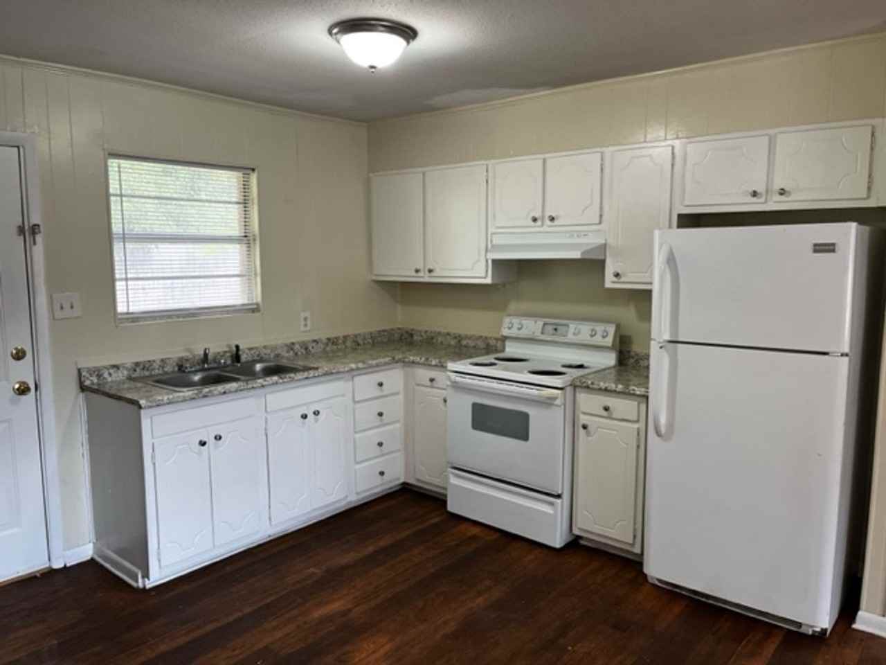 104 Lankford Cir - Photo 4 of 9