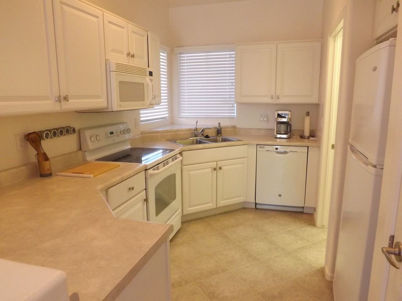 10021 E Rugged Mountain Dr - Photo 3 of 13