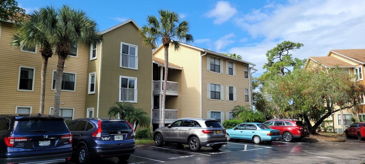 225 S Tropical Trl - Photo 2 of 47