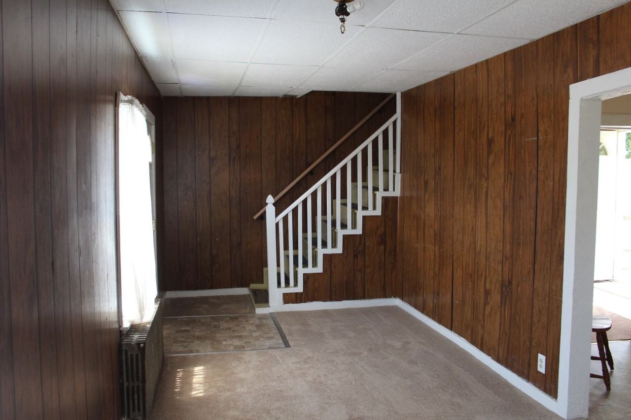 322 E King St - Photo 2 of 6