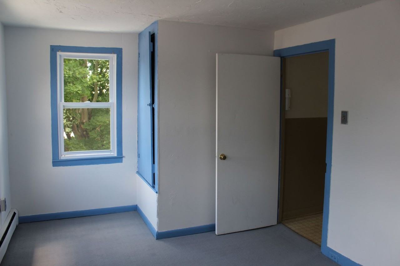 322 E King St - Photo 4 of 6