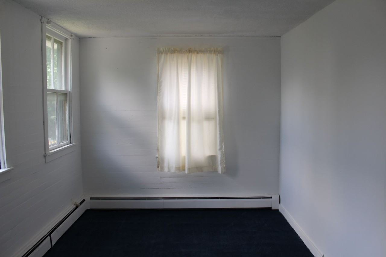 322 E King St - Photo 5 of 6