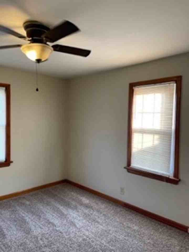 1638 E Madison St - Photo 6 of 11