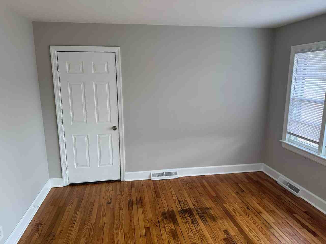 603 Sunnyside Ln W - Photo 3 of 13