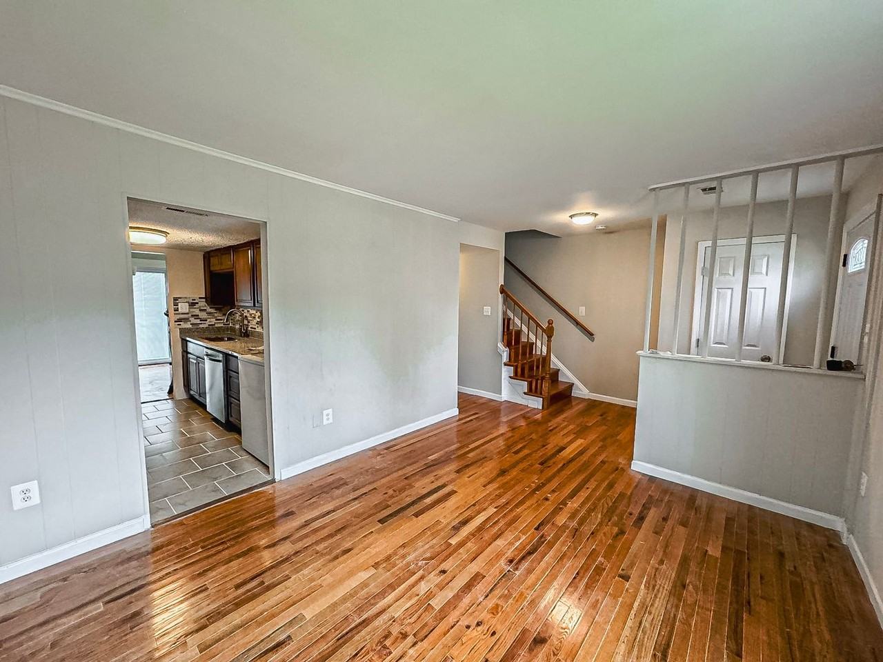 2505 Sedgewick Pl - Photo 3 of 25