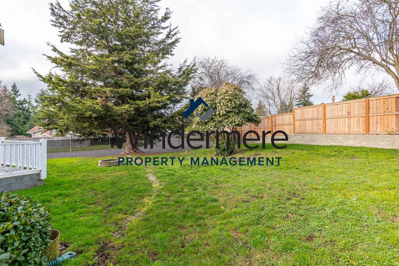 1198 Sw Klickitat Ter - Photo 2 of 28