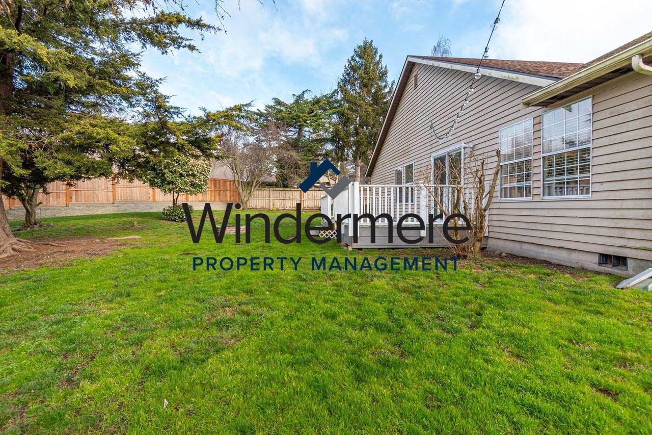 1198 Sw Klickitat Ter - Photo 3 of 28