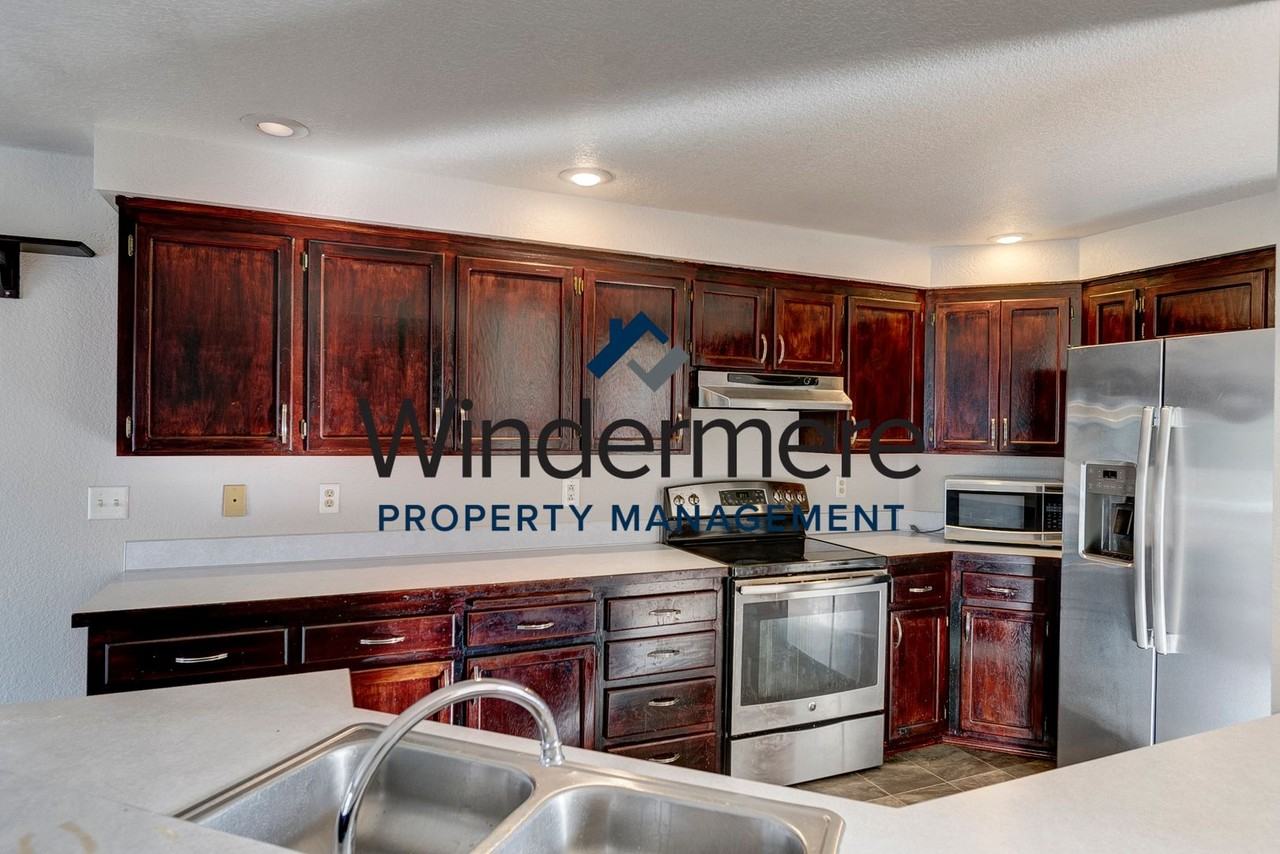 1198 Sw Klickitat Ter - Photo 4 of 28