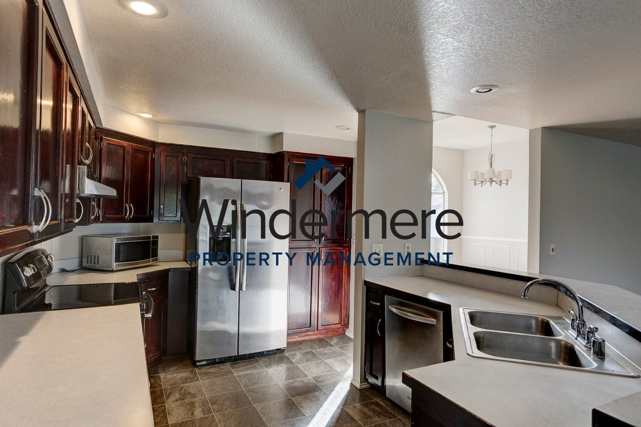 1198 Sw Klickitat Ter - Photo 5 of 28