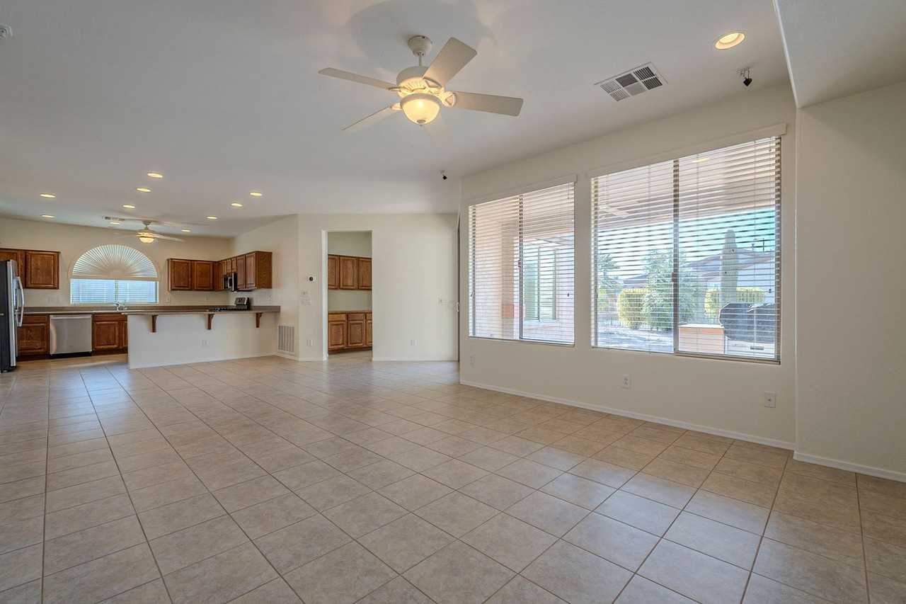 4685 E Rakestraw Ln - Photo 3 of 36