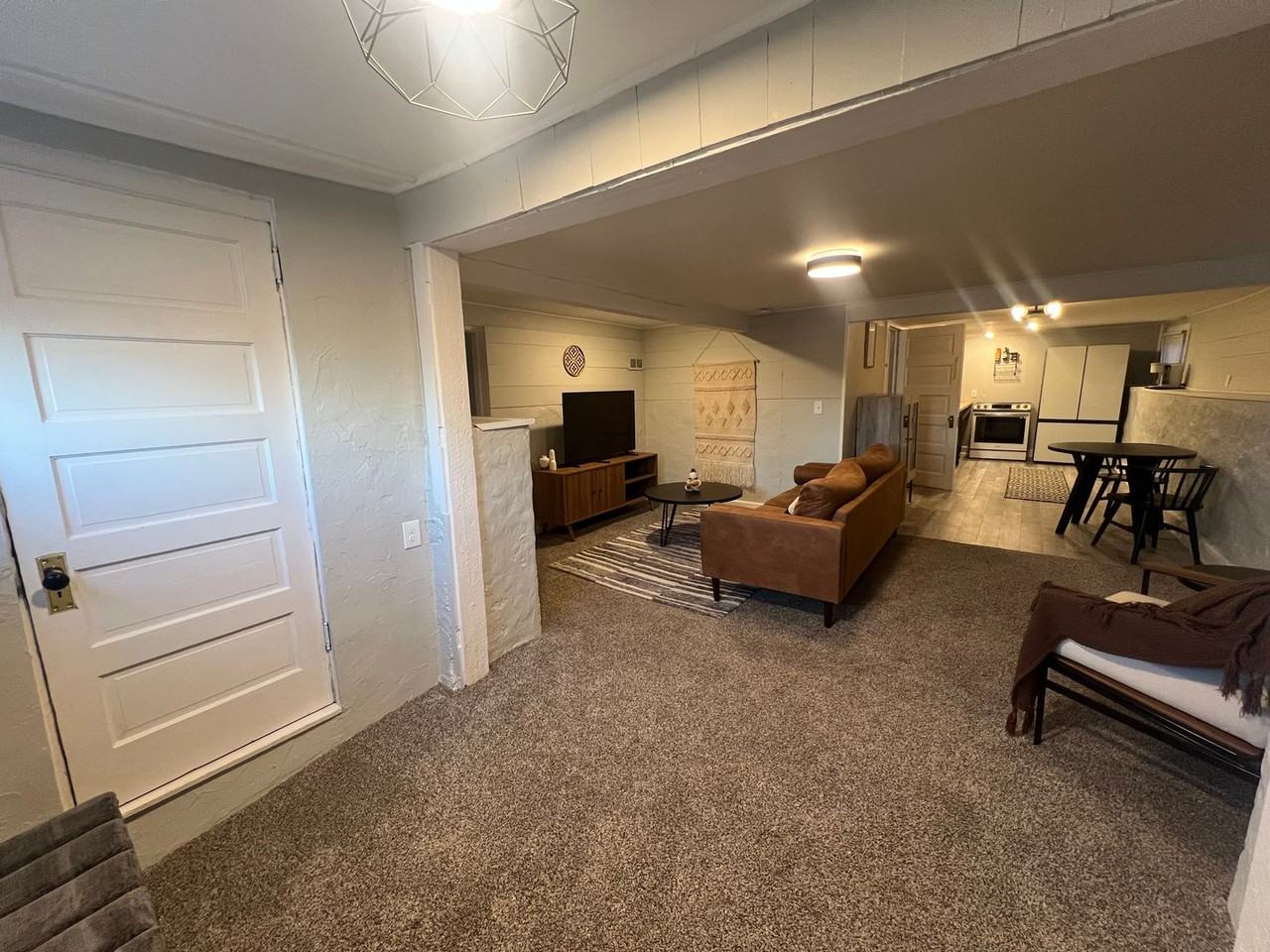 519 S Madison St - Photo 7 of 30