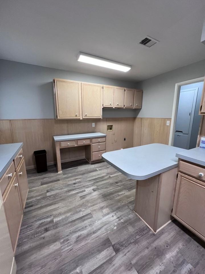 3806 35th St - Photo 6 of 15