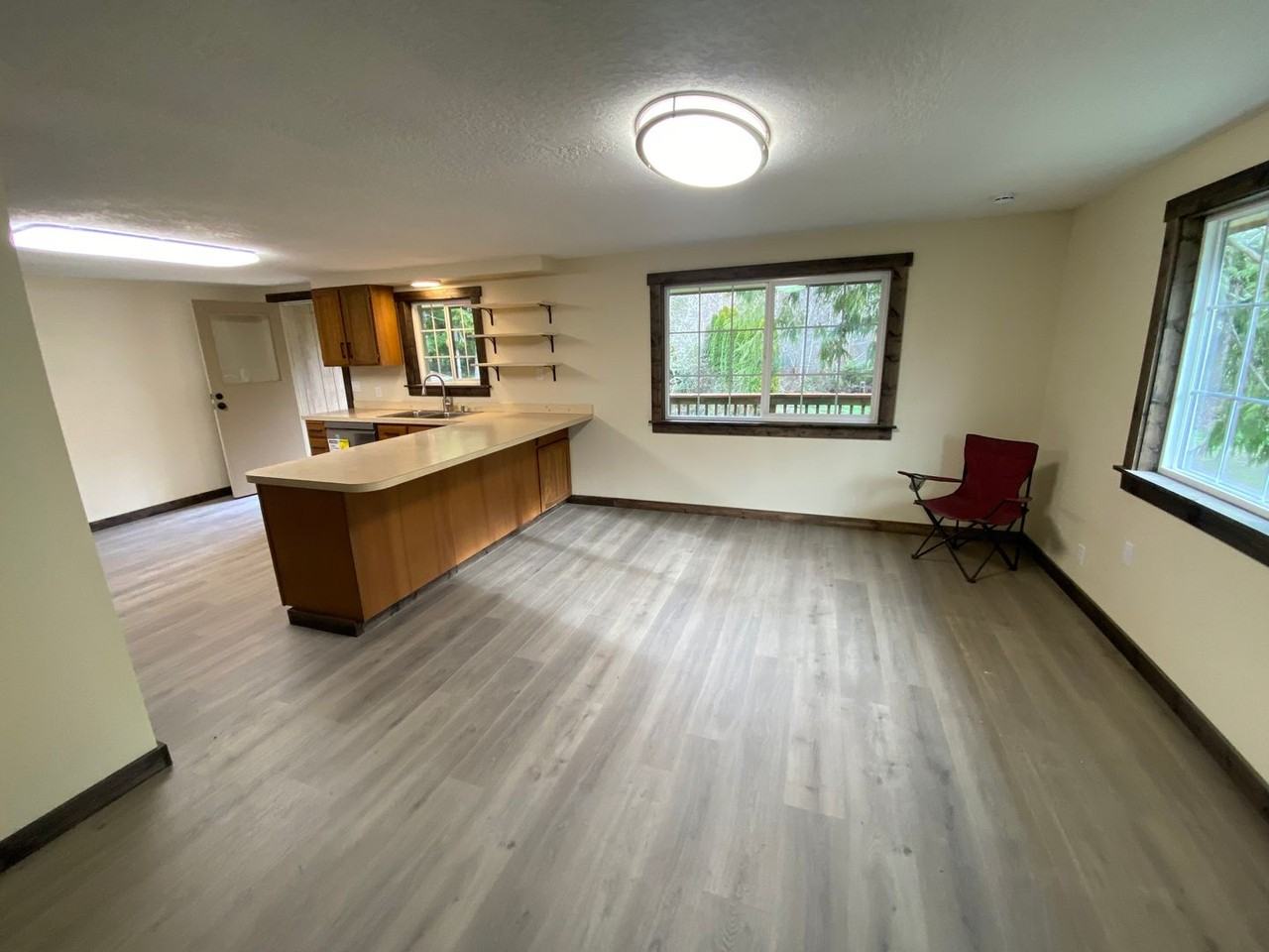 13802 Sandridge Rd - Photo 2 of 19