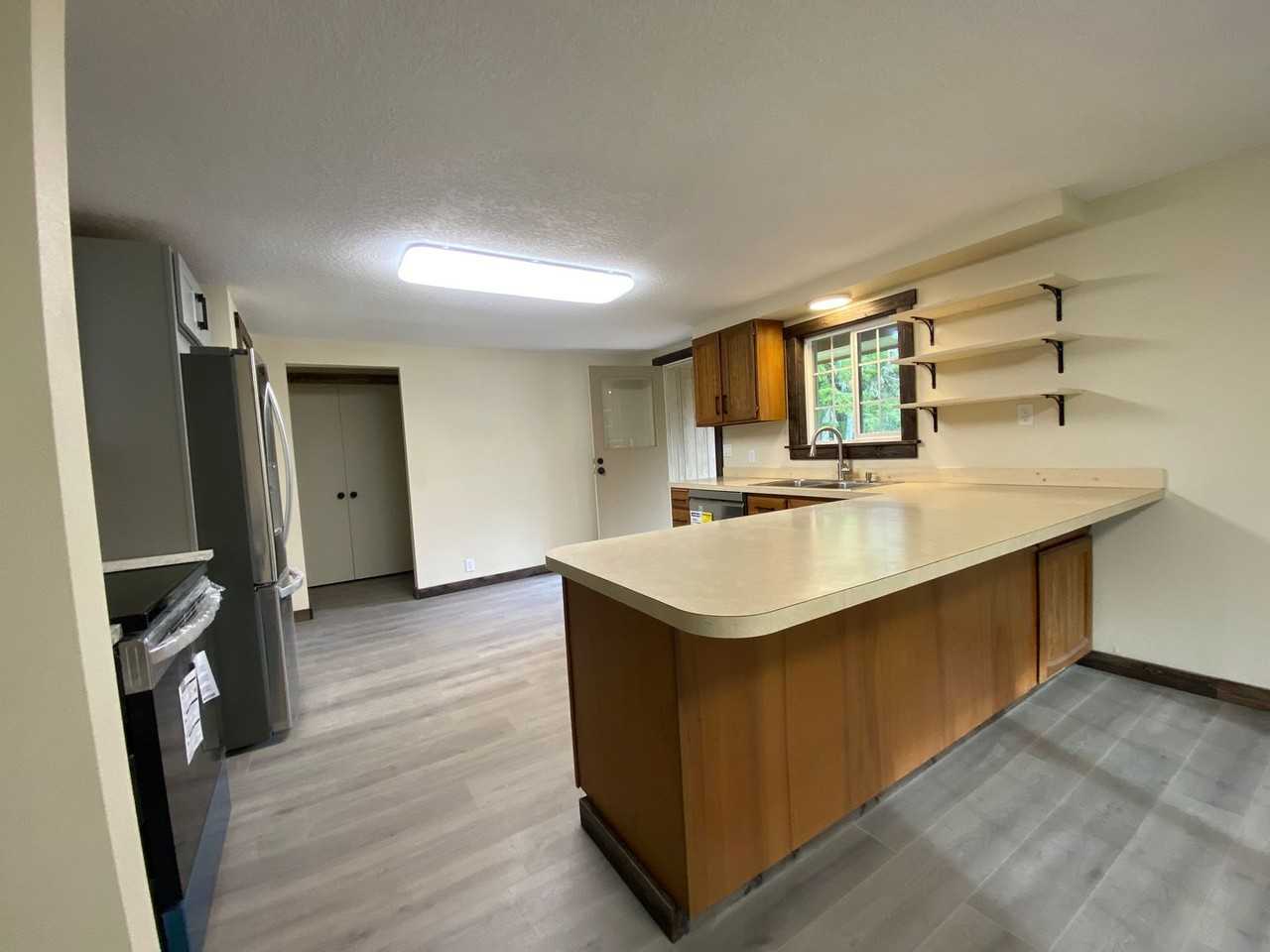 13802 Sandridge Rd - Photo 3 of 19