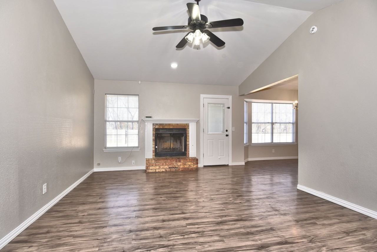 2800 S Dogwood Ave - Photo 3 of 24