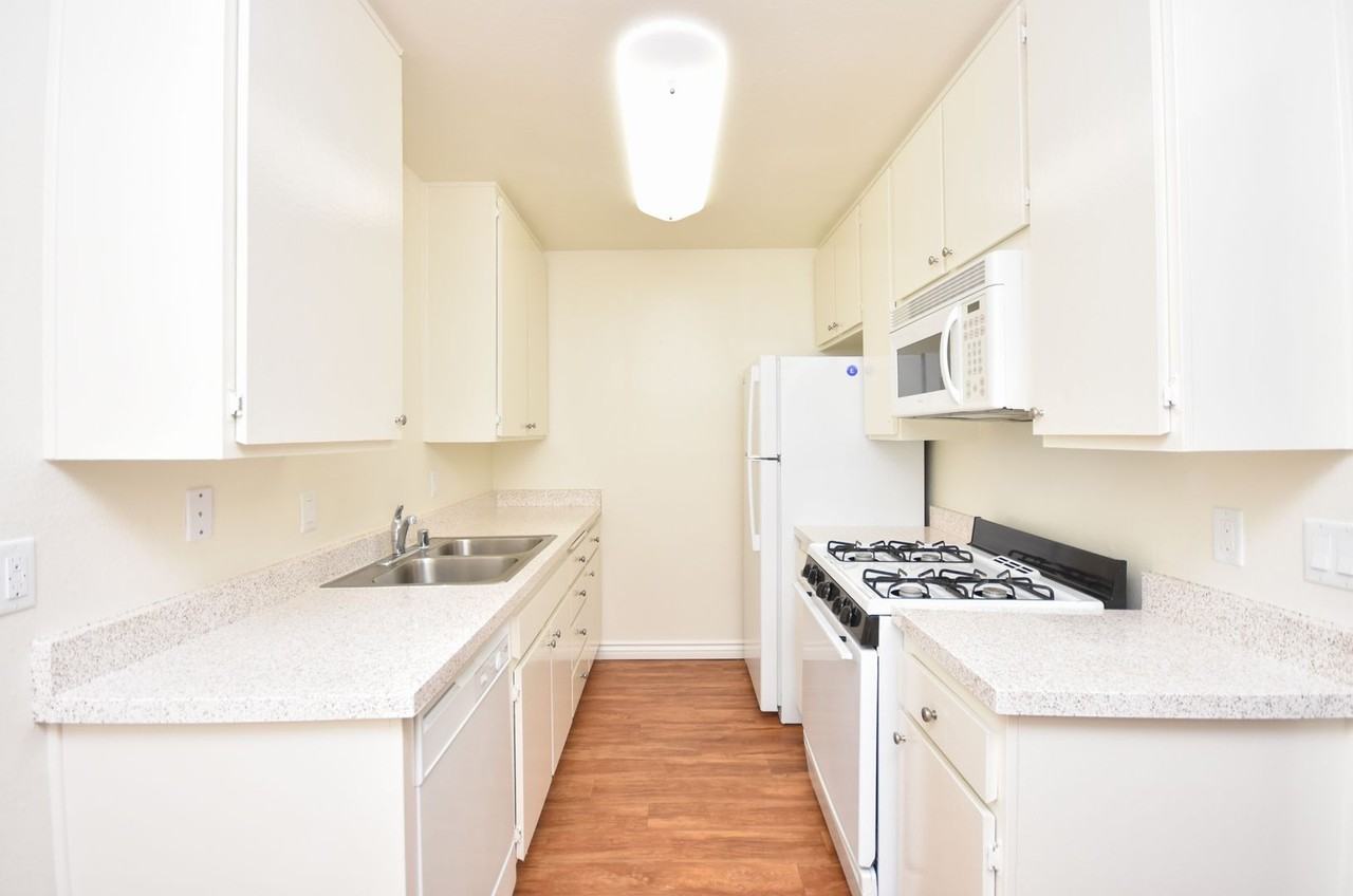 Villas de Laura Apts - Photo 5 of 36