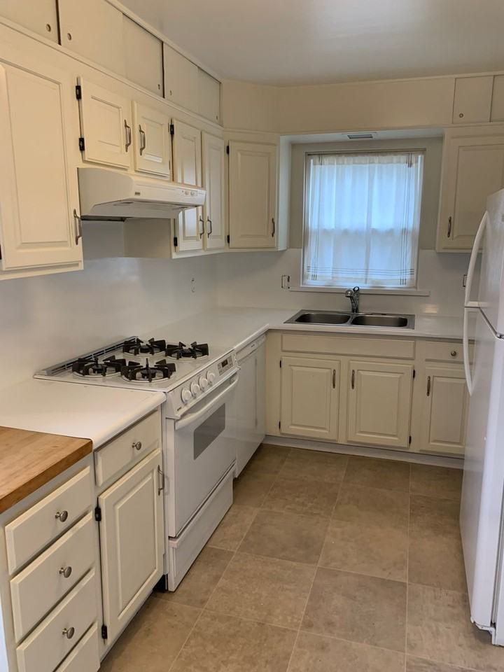 1740 Belburn Dr - Photo 2 of 10