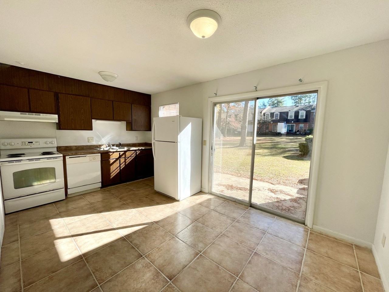 1704 Devonwood Dr - Photo 7 of 18