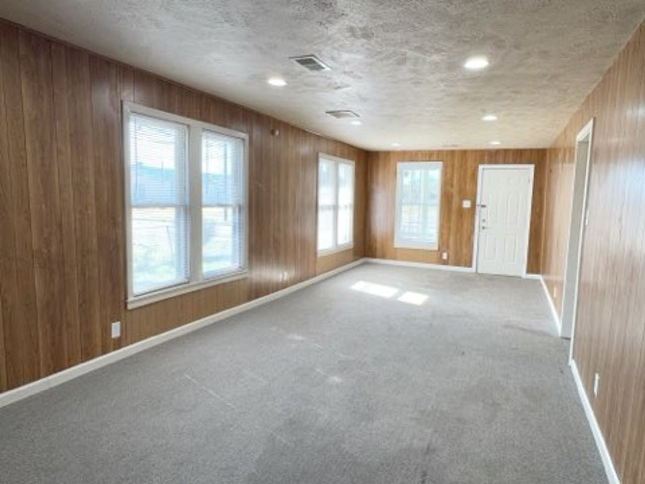 4305 Grandberry Avenue - Photo 2 of 9