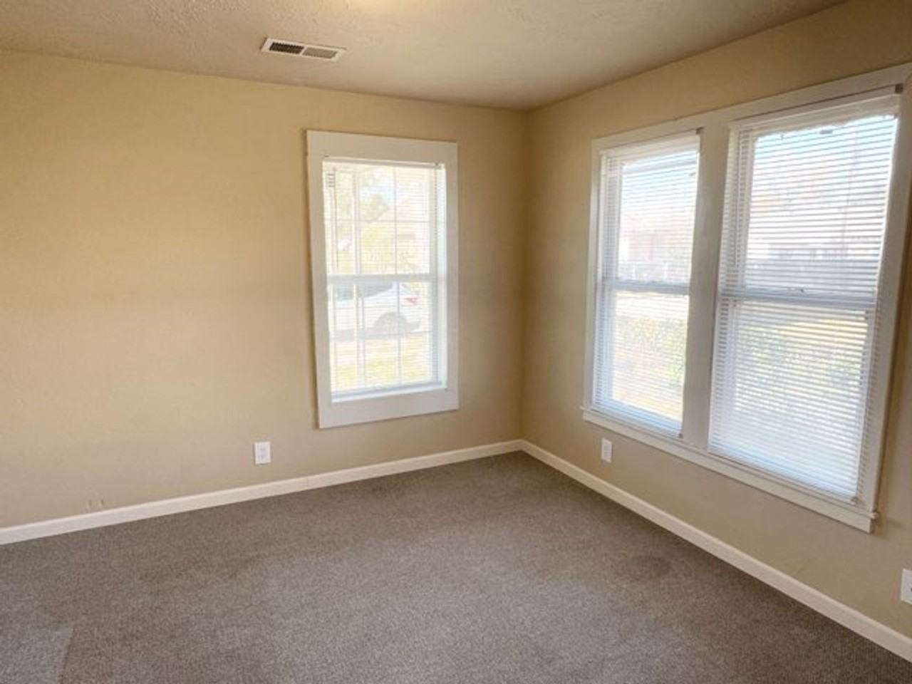 4305 Grandberry Avenue - Photo 4 of 9