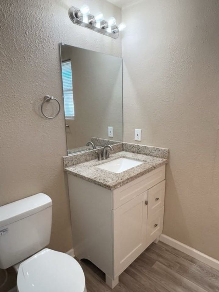 4305 Grandberry Avenue - Photo 7 of 9