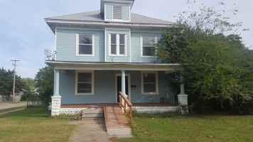 featured image of 1100 S Dewey Ave