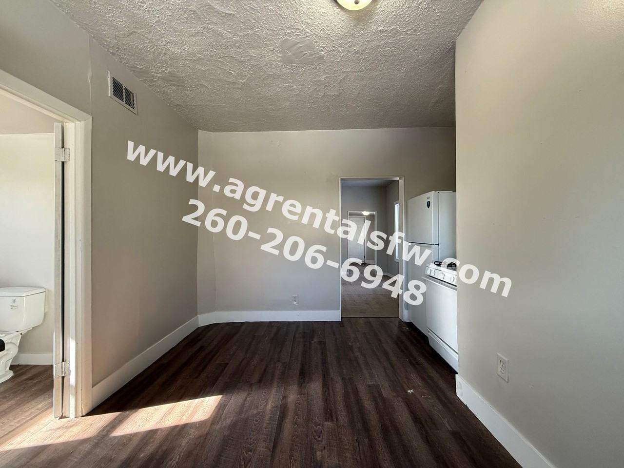 2401 Thompson Ave - Photo 2 of 12