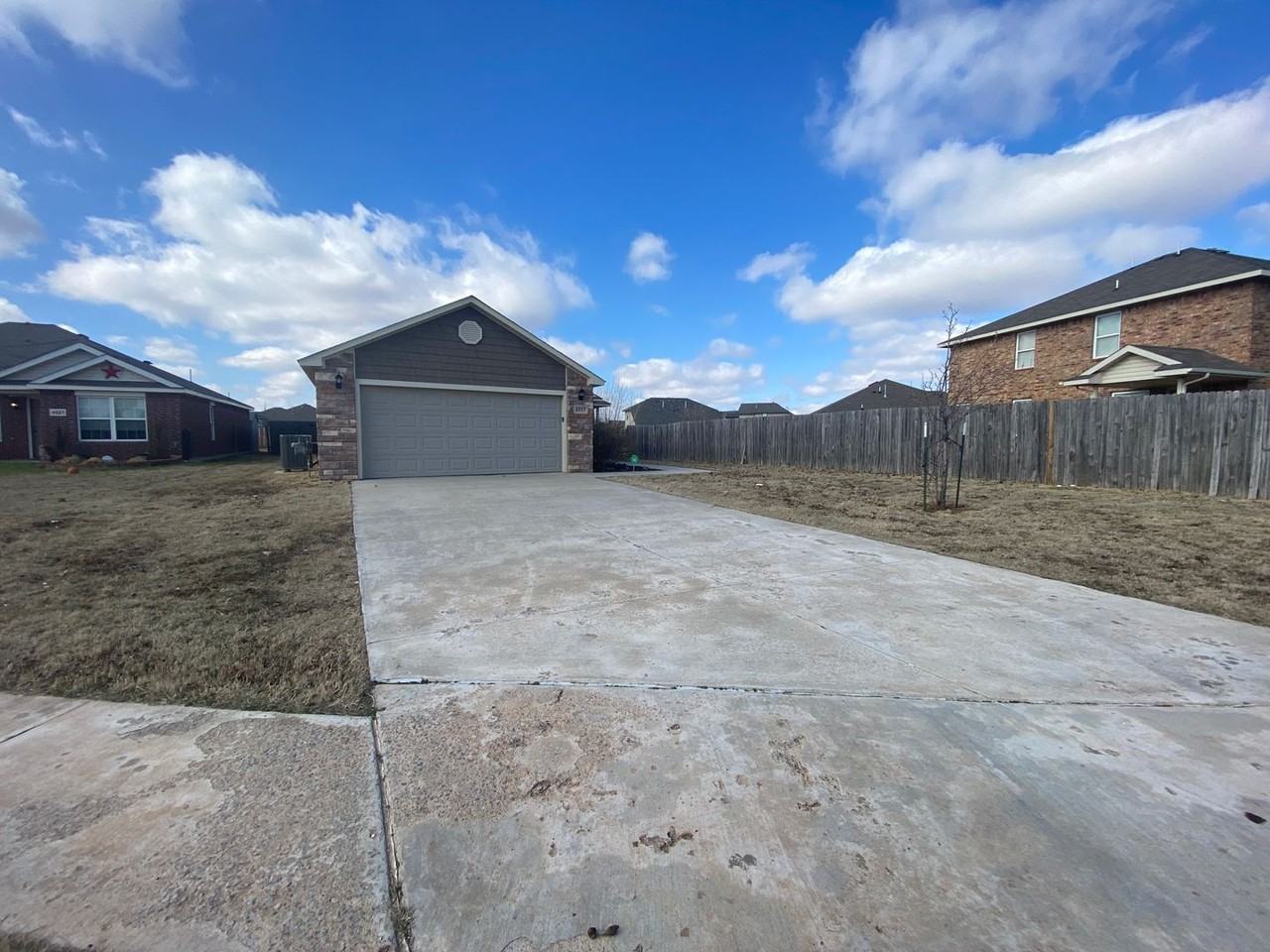 4517 Hunter Blvd - Photo 2 of 36