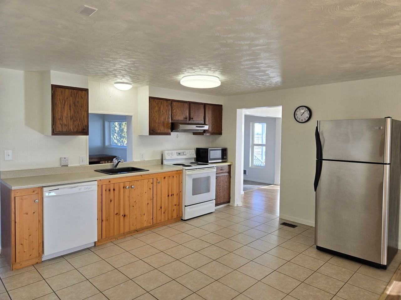 1079 8th Ave - Photo 7 of 26