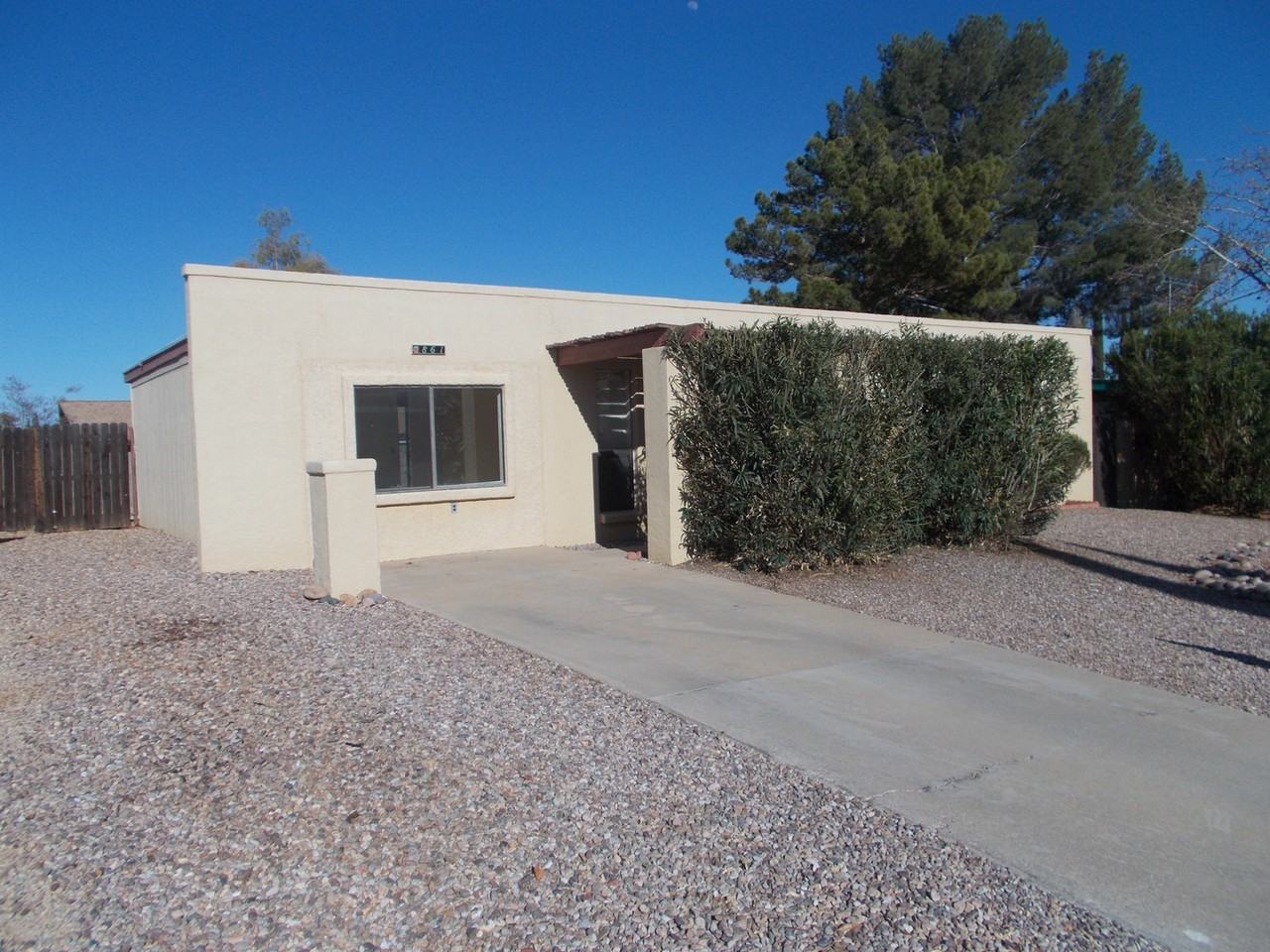 861 Catalina Dr - Photo 2 of 15