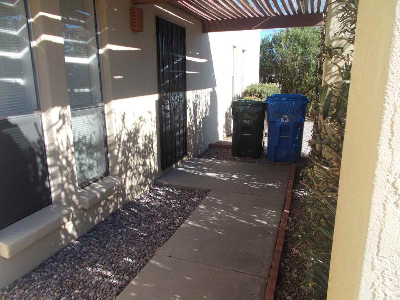 861 Catalina Dr - Photo 3 of 15