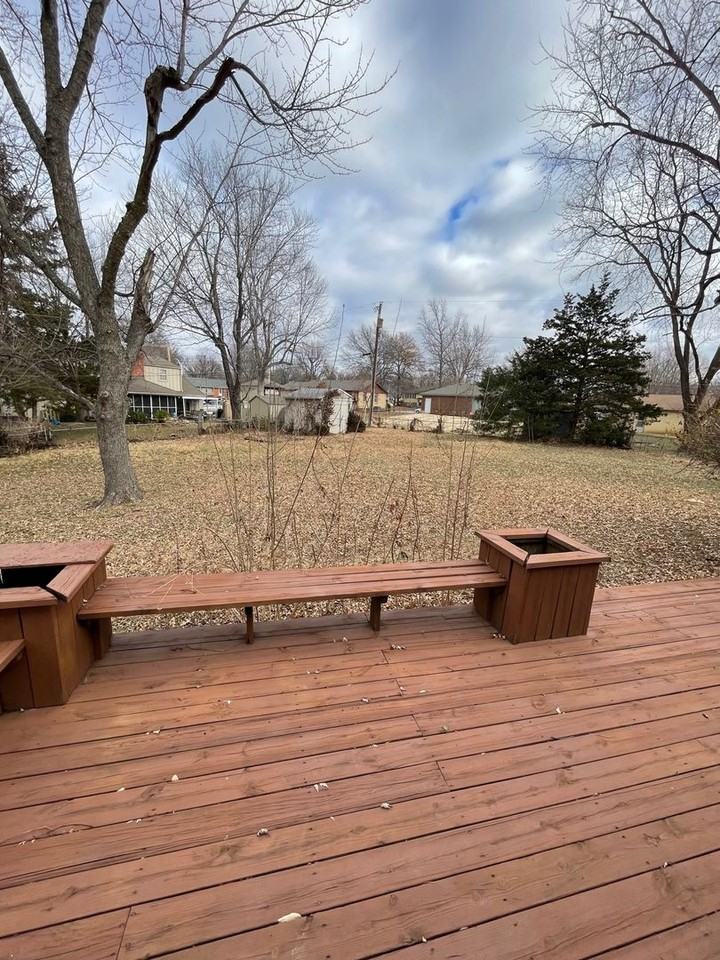 305 Sw Ensley Ln - Photo 3 of 5