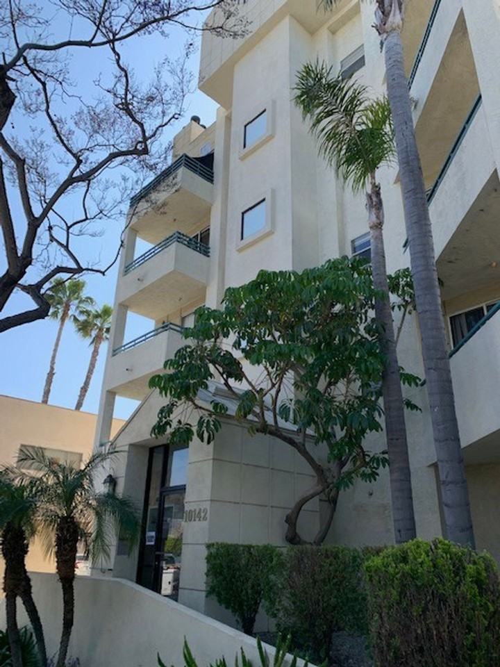 OPEN HOUSE SATURDAY AND SUNDAY - Photo 2 of 3