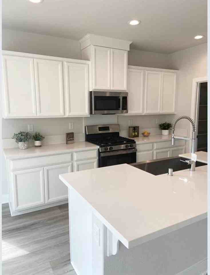 7001 Bergenia Ct - Photo 3 of 17