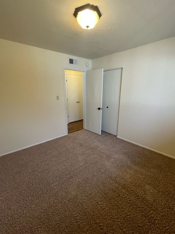 509 Yale Dr - Photo 5 of 14