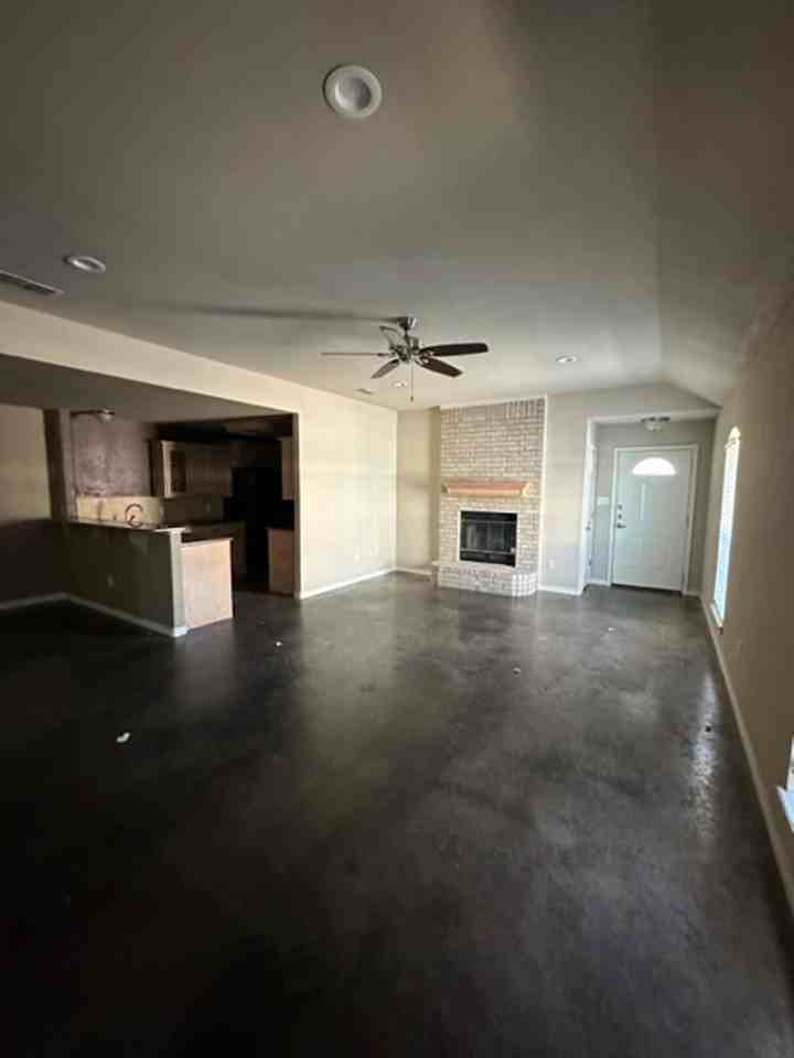 2459 Independence Blvd - Photo 4 of 21