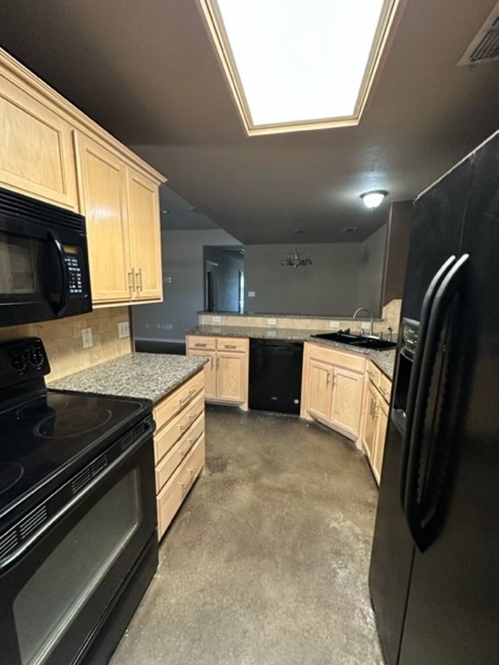 2459 Independence Blvd - Photo 6 of 21