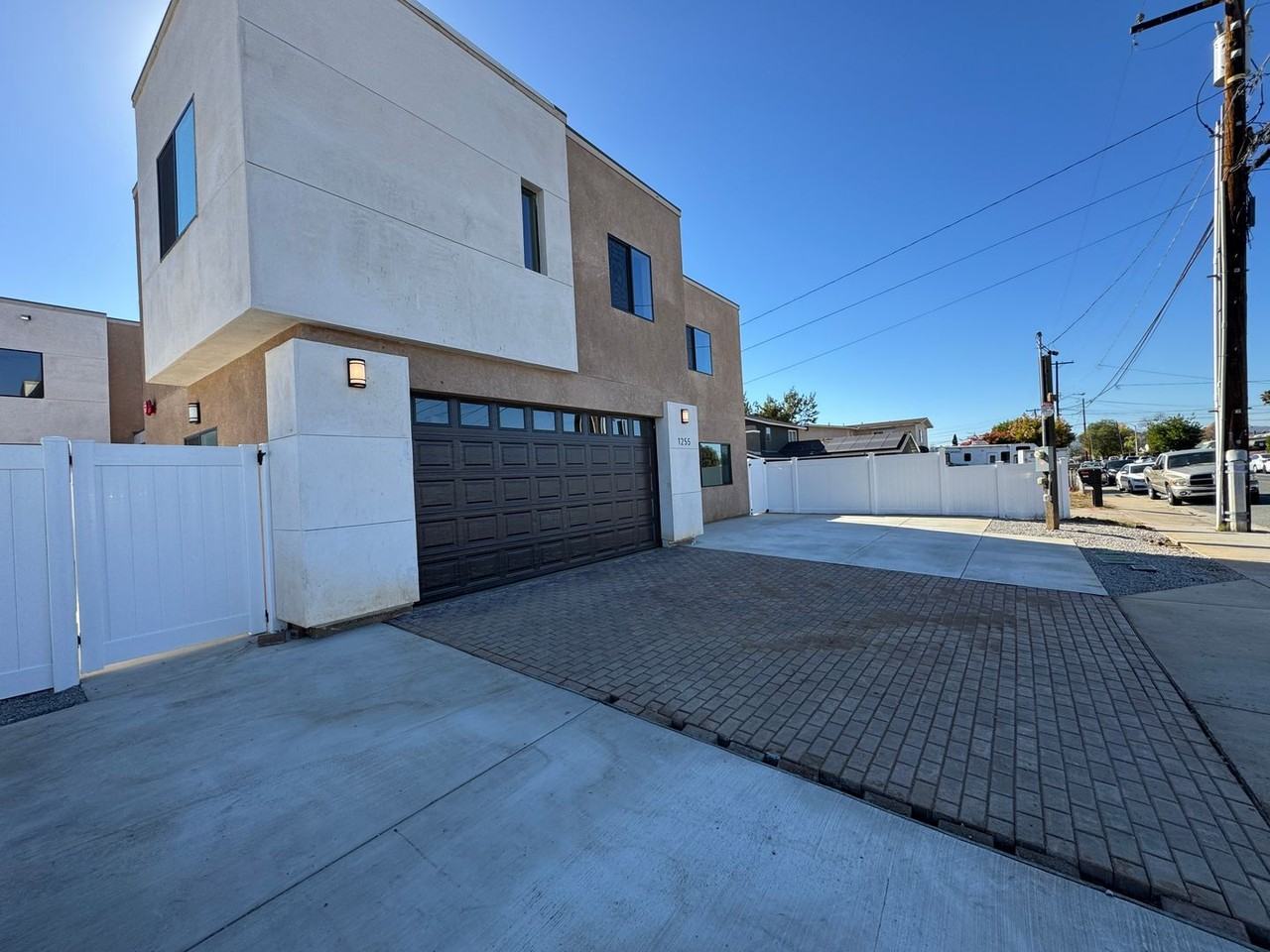 1255 Marline Ave - Photo 2 of 19