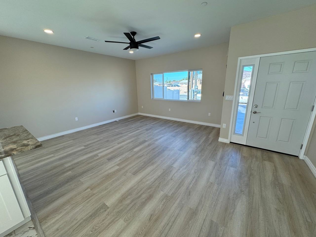 1255 Marline Ave - Photo 4 of 19