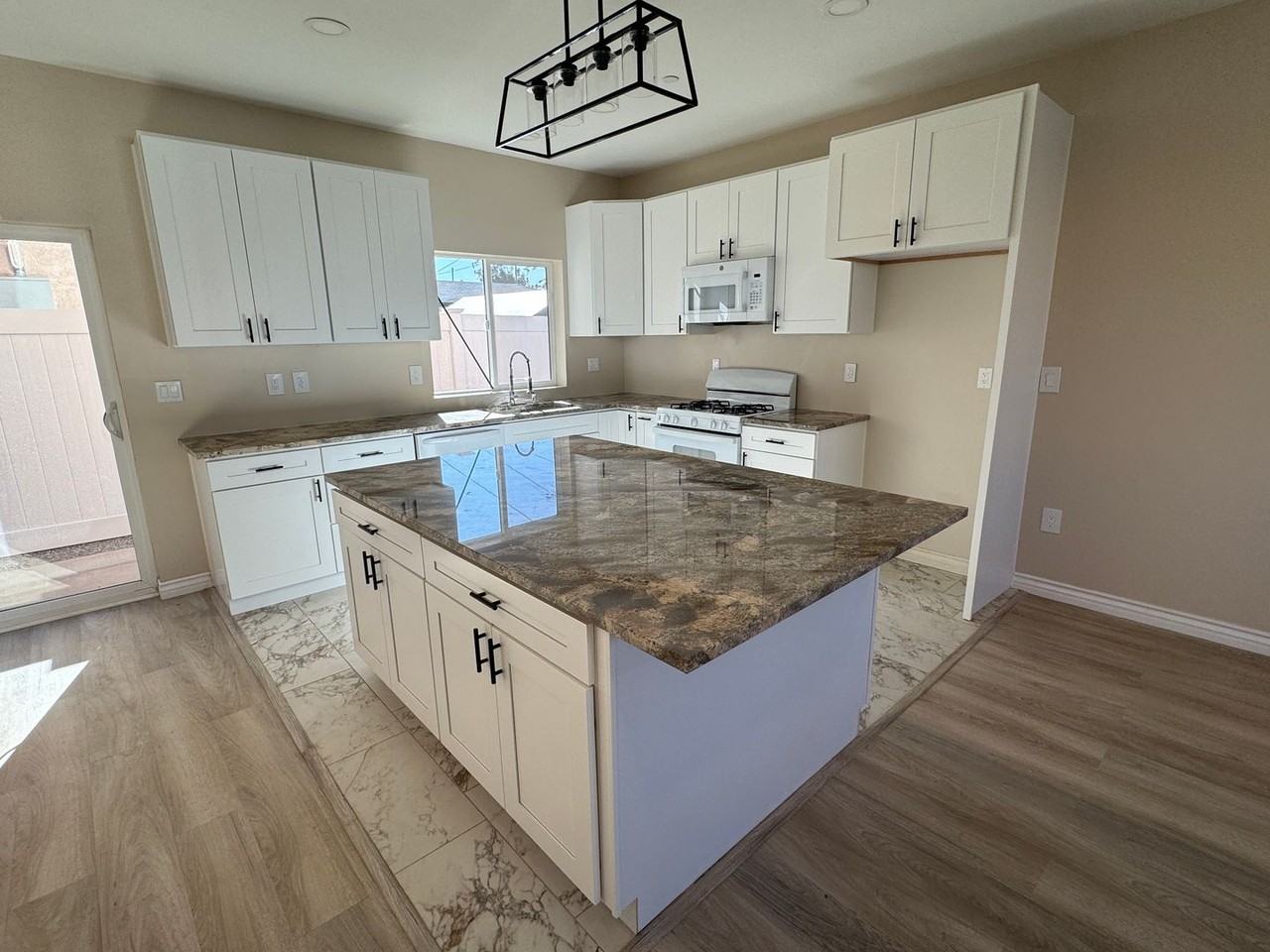 1255 Marline Ave - Photo 5 of 19