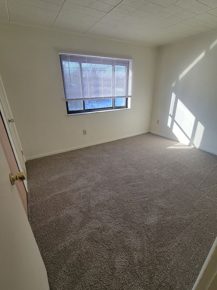 Crafton Apartments - Photo 4 of 14