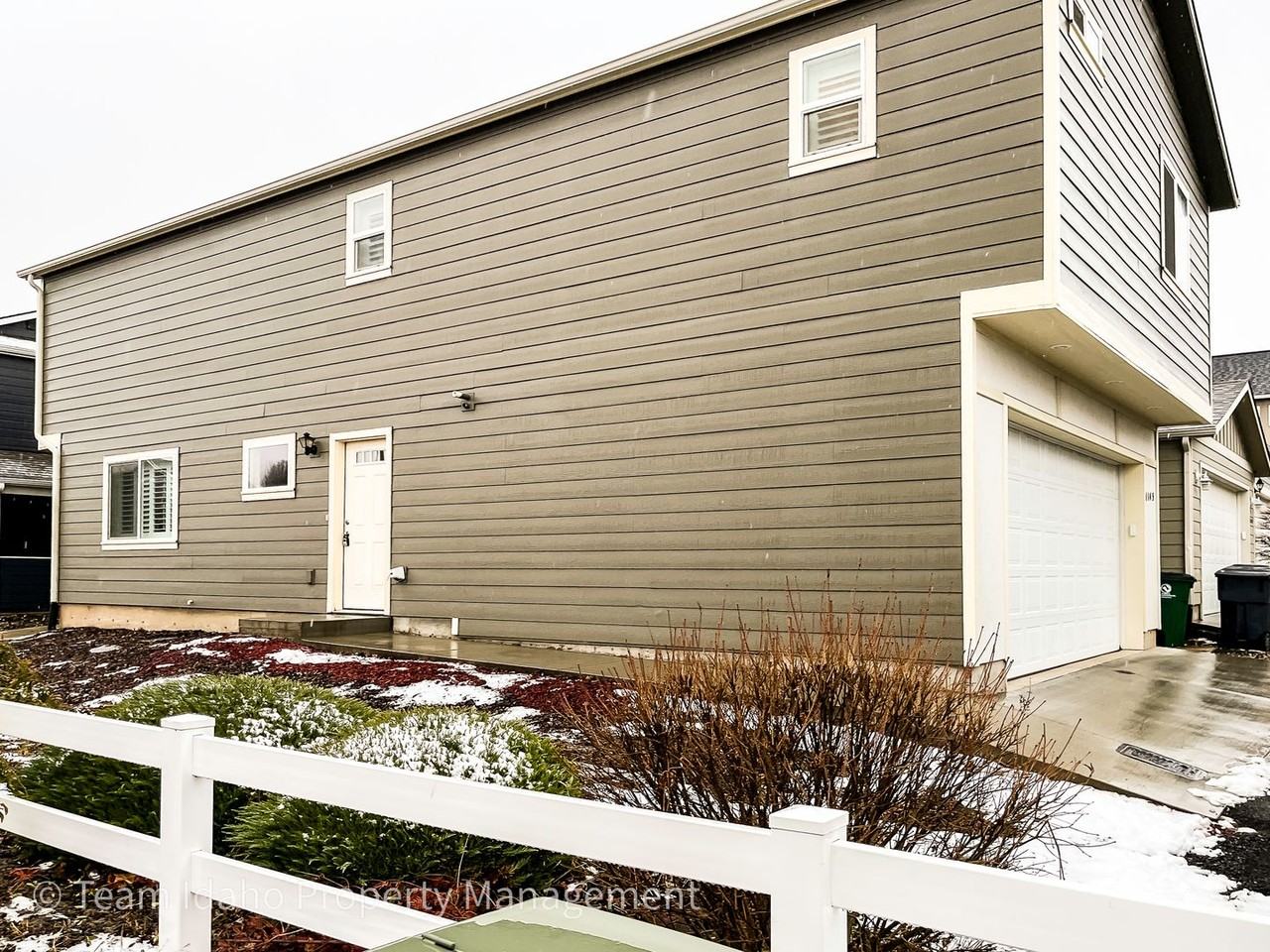 1145 Sundial Ln - Photo 2 of 24