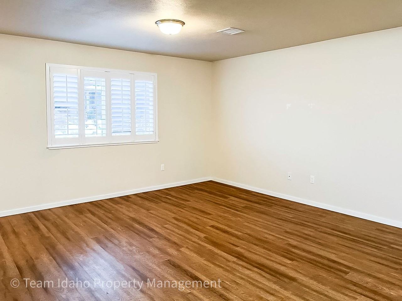 1145 Sundial Ln - Photo 3 of 24